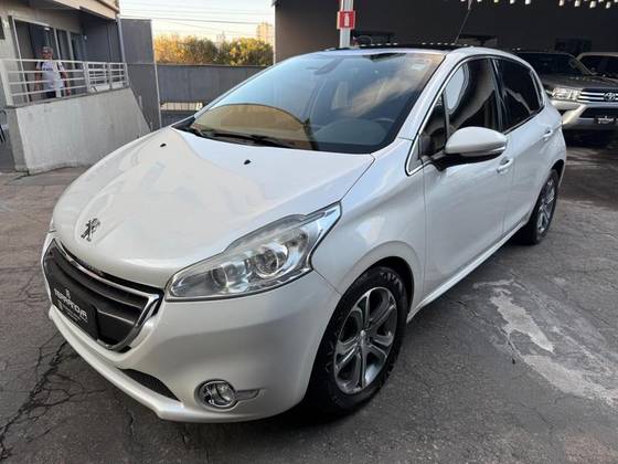 PEUGEOT 208 1.6 GRIFFE 16V FLEX 4P MANUAL PEUGEOT 208 1.6 GRIFFE 16V FLEX 4P MANUAL